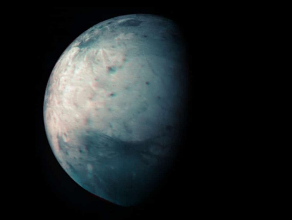 Acredita-se que Ganimedes seja uma lua oceânica (Crédito: NASA/JPL-Caltech/SwRI/ASI/INAF/JIRAM)