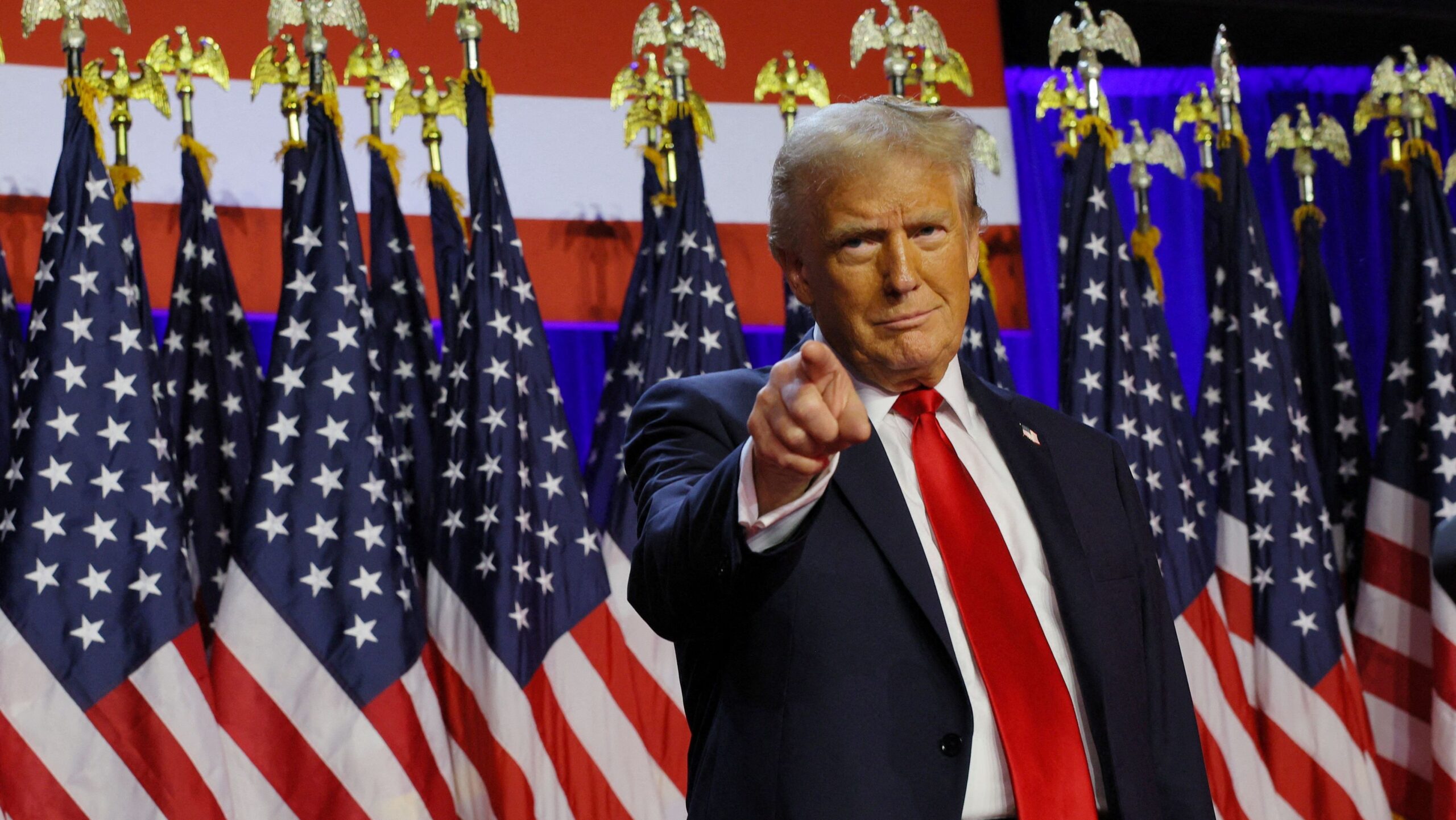 EUA: Desfile militar no aniversário de Trump começa em Washington