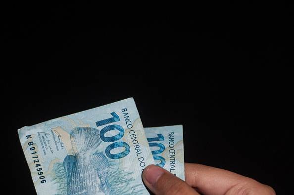 Disparada em benefícios, mesmo com desemprego menor, piora crise fiscal Disparada em benefícios, mesmo com desemprego menor, piora crise fiscal