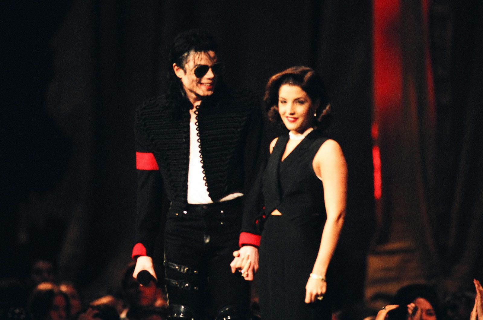 Lisa Marie Presley diz que Michael Jackson era “controlador e calculista” Lisa Marie Presley diz que Michael Jackson era “controlador e calculista”