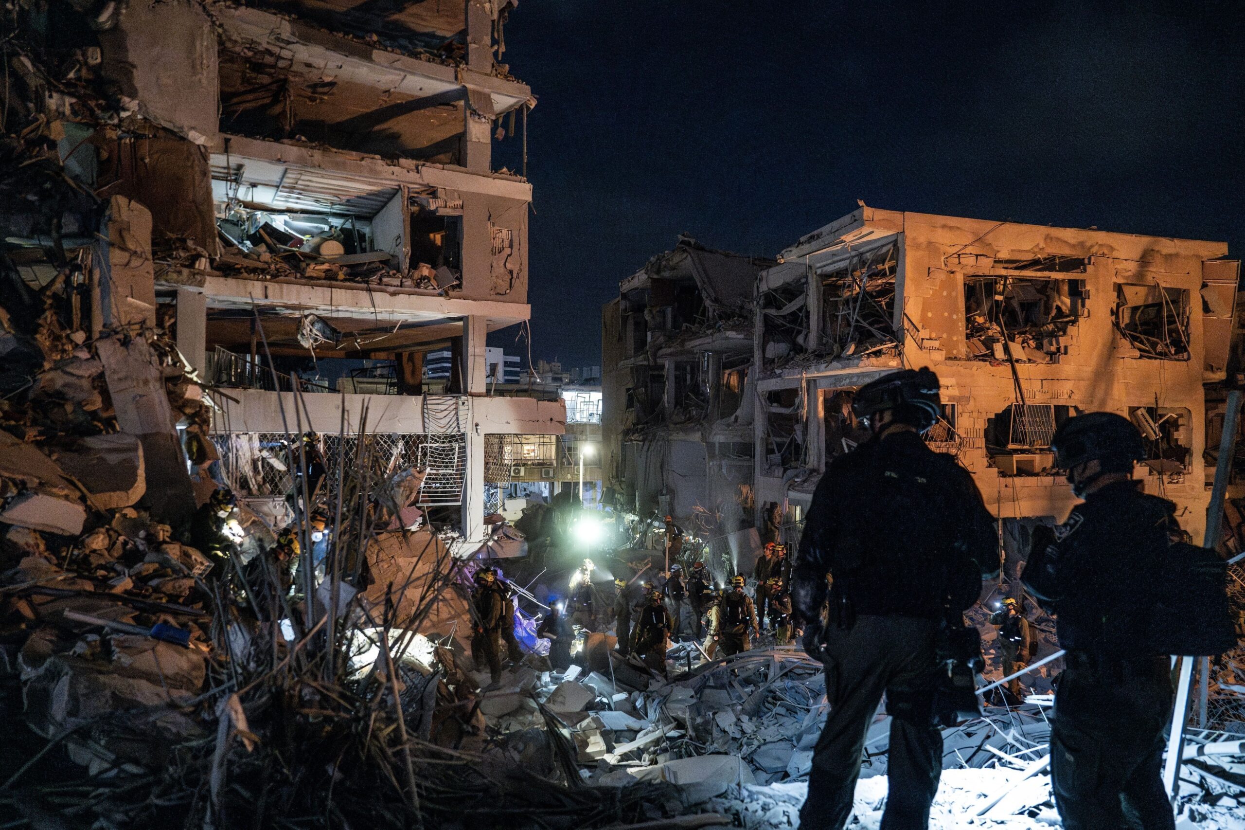 Governo busca saída de brasileiros em Israel, mas depende de segurança Governo busca saída de brasileiros em Israel, mas depende de segurança