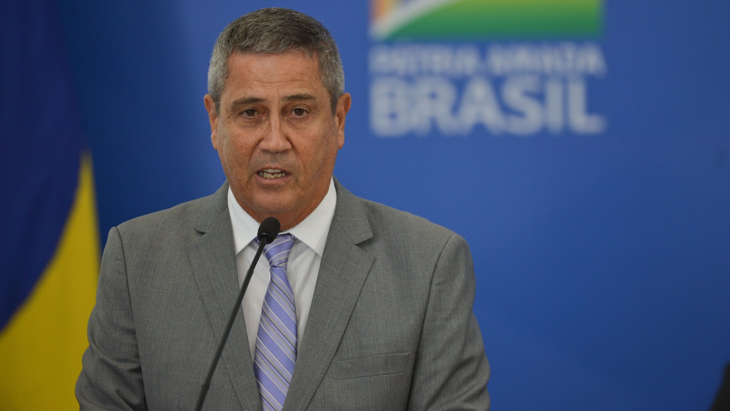Moraes dá 24 h para Braga Netto dar informações sobre voo a Brasília Moraes dá 24 h para Braga Netto dar informações sobre voo a Brasília