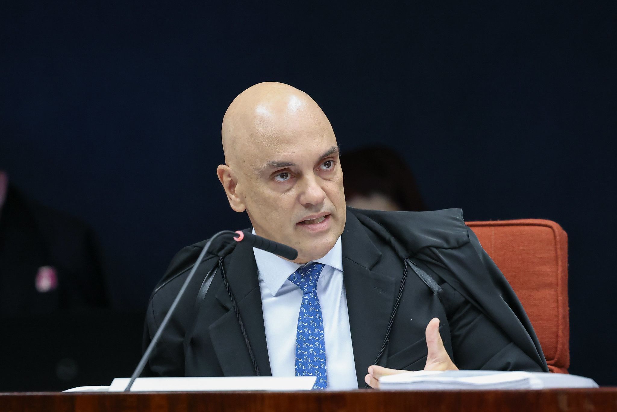 Moraes e Fux votam para manter condenação de Zambelli Moraes e Fux votam para manter condenação de Zambelli