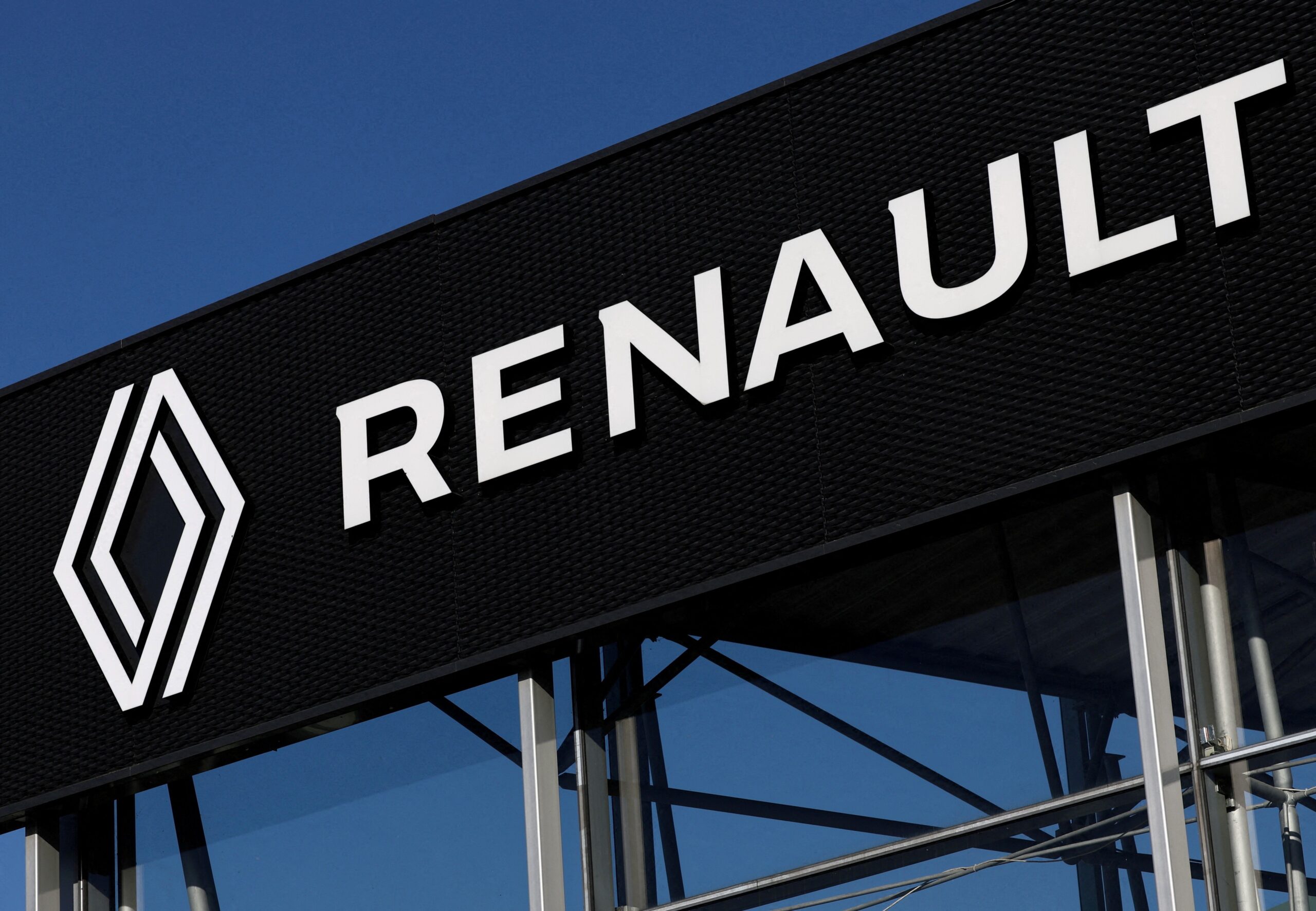 CEO da Renault deixa cargo; reportagem diz que executivo vai liderar Kering