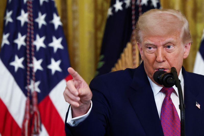 Trump instruiu equipe com prazo de duas semanas para ocultar ataque ao Irã Trump instruiu equipe com prazo de duas semanas para ocultar ataque ao Irã