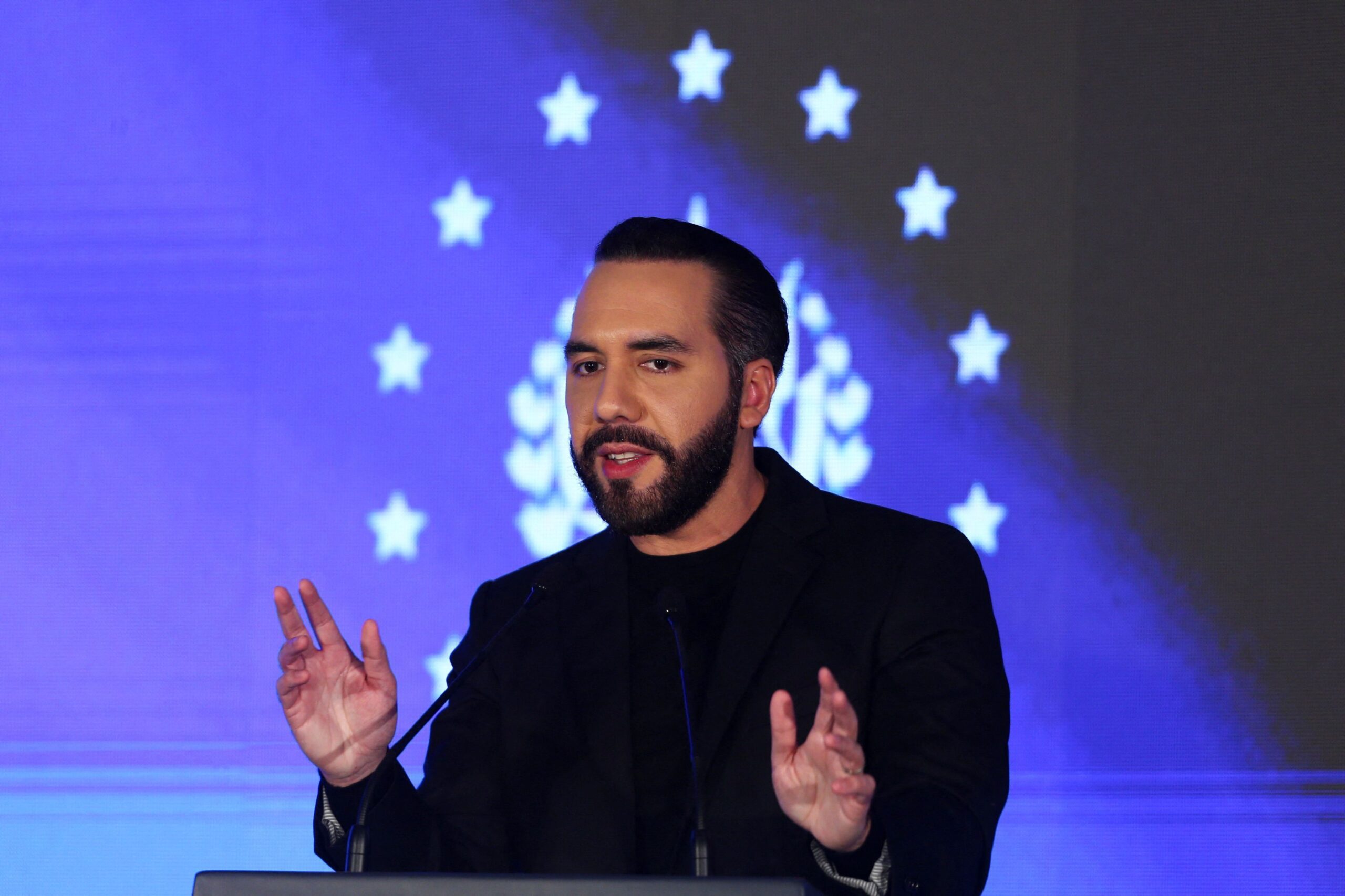 Repressão em El Salvador força grupos de direitos humanos a deixarem o país Repressão em El Salvador força grupos de direitos humanos a deixarem o país