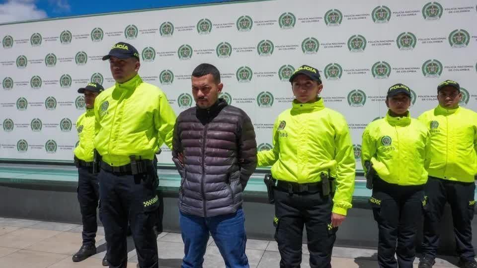 Polícia da Colômbia prende suspeito de planejar ataque contra pré-candidato Polícia da Colômbia prende suspeito de planejar ataque contra pré-candidato