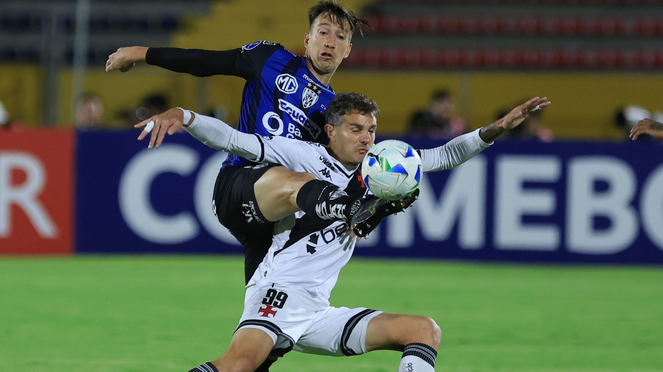 Vegetti acredita que Vasco consegue devolver goleada contra o Del Valle