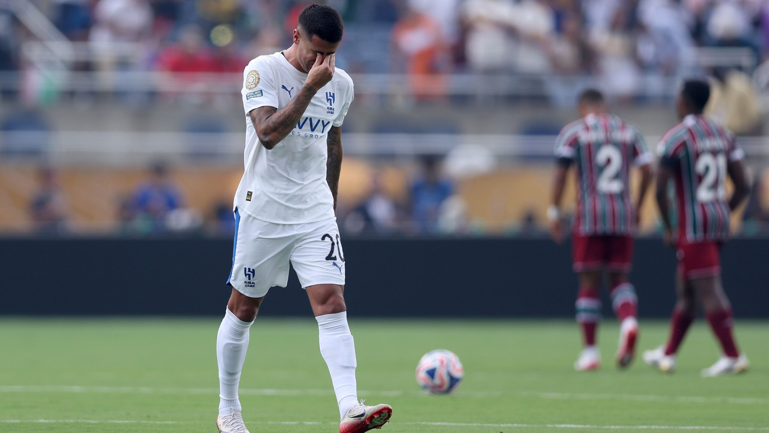 João Cancelo e Rúben Neves, do Al-Hilal, choram em homenagem a Diogo Jota João Cancelo e Rúben Neves, do Al-Hilal, choram em homenagem a Diogo Jota