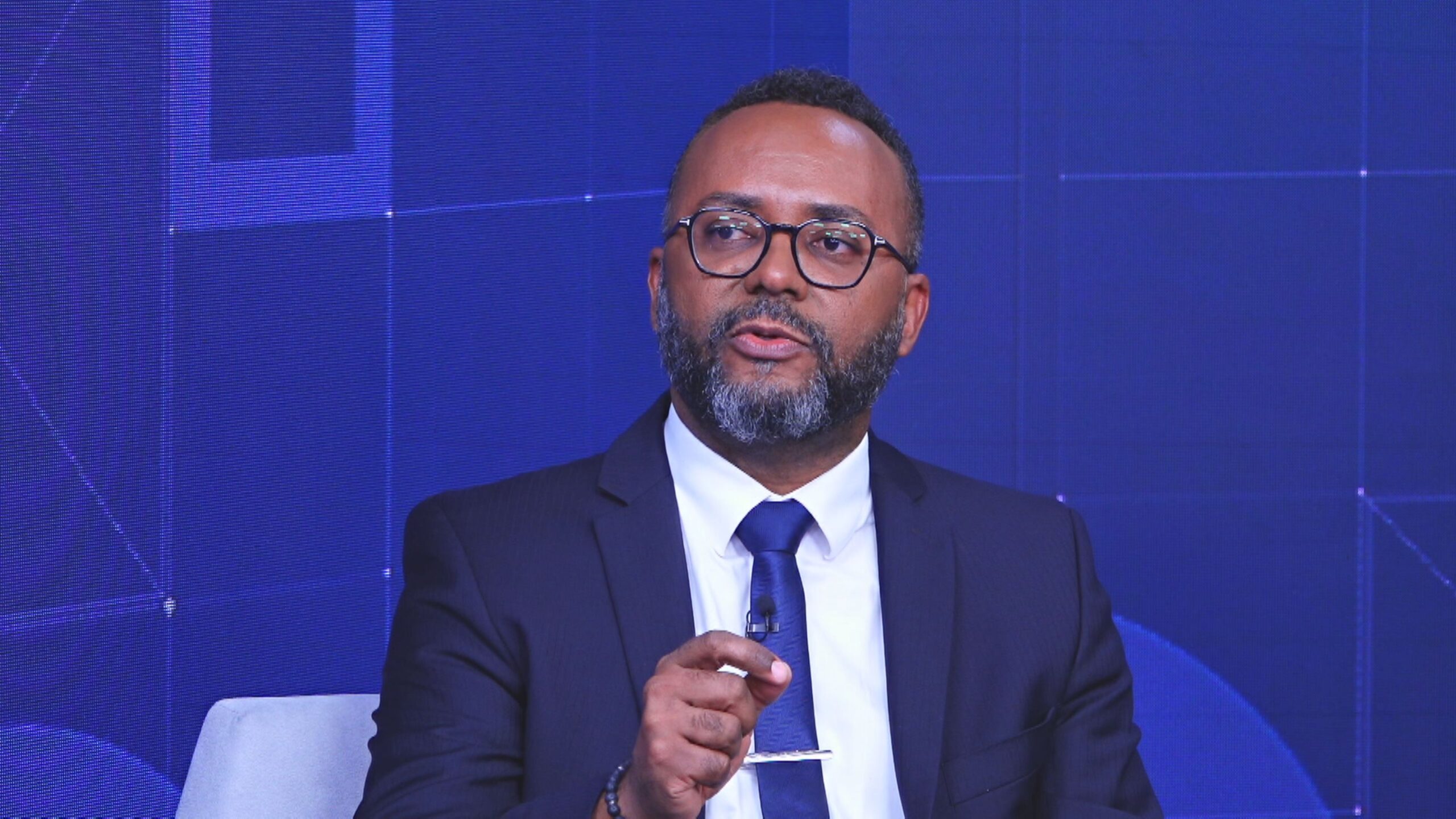 Brasil vive modelo de crescente degradação política, diz Creomar de Souza Brasil vive modelo de crescente degradação política, diz Creomar de Souza