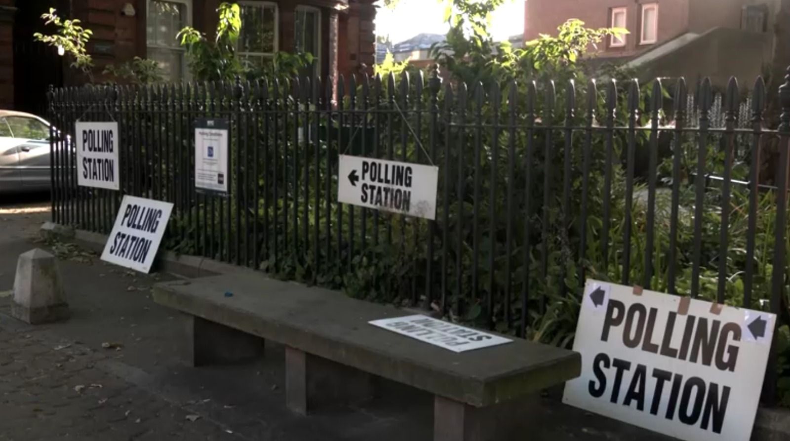 Reino Unido planeja reduzir idade mínima de voto para 16 anos