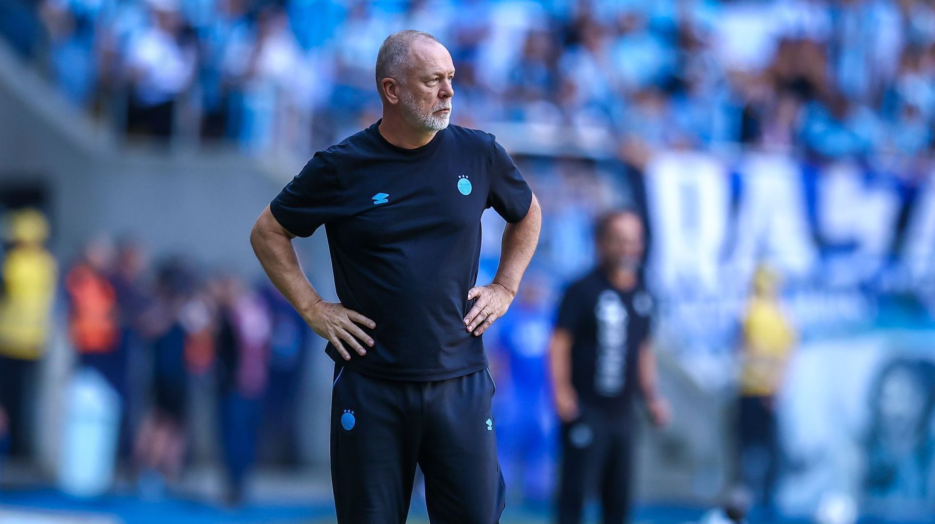 Escalação do Grêmio: Mano Menezes define equipe para encarar o Cruzeiro Escalação do Grêmio: Mano Menezes define equipe para encarar o Cruzeiro
