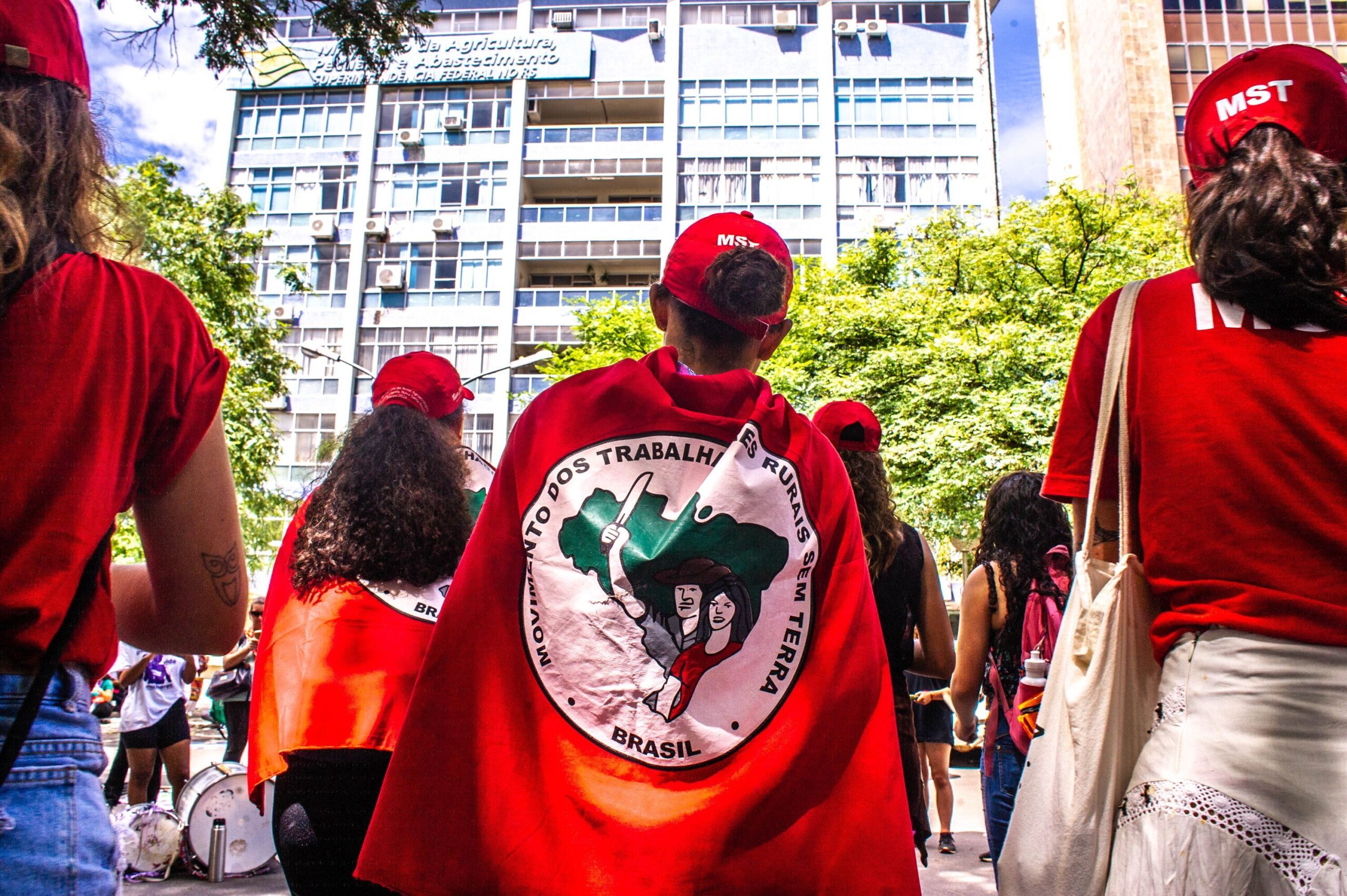 MST lança carta com cobrança a Lula e cita tarifaço