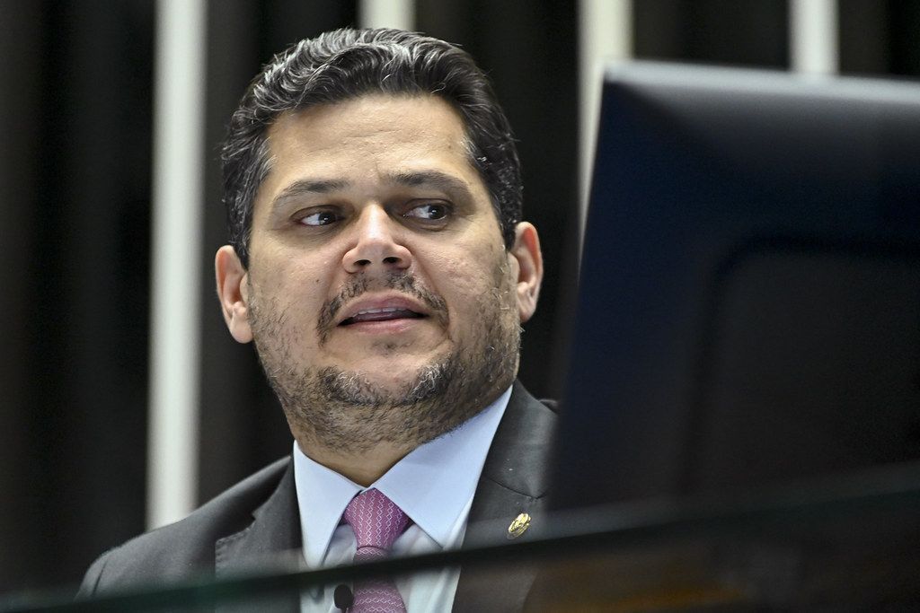 Temos que parar de criminalizar as emendas parlamentares, diz Alcolumbre Temos que parar de criminalizar as emendas parlamentares, diz Alcolumbre