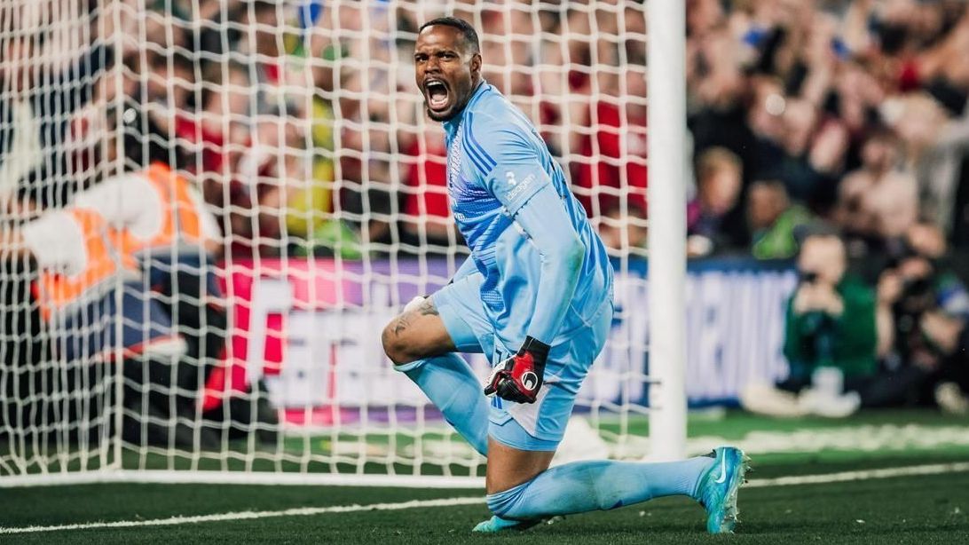 Carlos Miguel desembarca em São Paulo para assinar com o Palmeiras