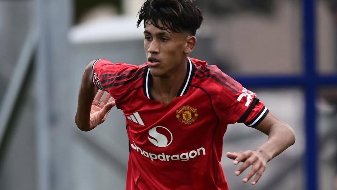 “Novo Messi” de 14 anos vai treinar com profissionais do Manchester United “Novo Messi” de 14 anos vai treinar com profissionais do Manchester United