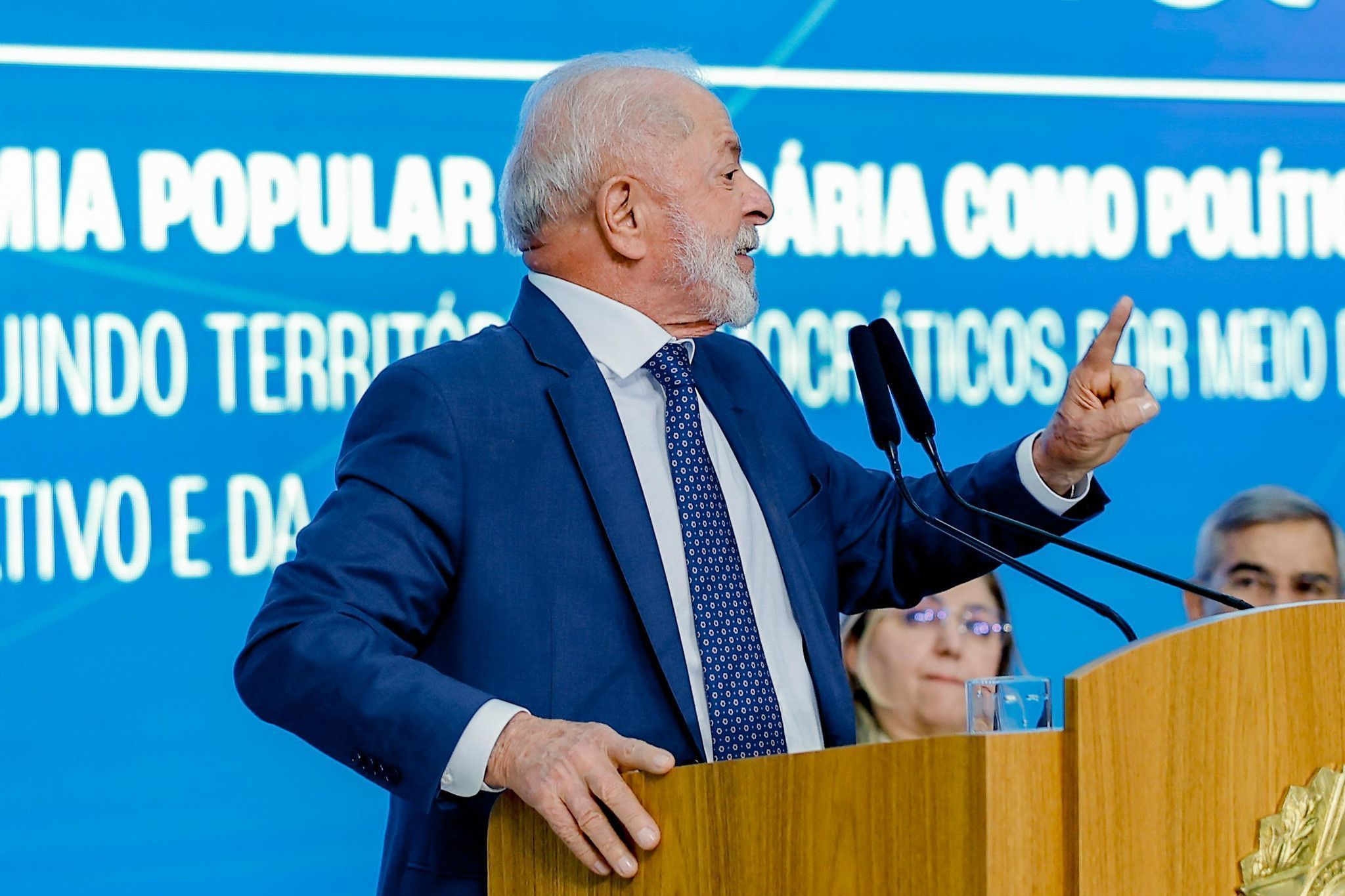 Lula critica postura dos EUA e afirma: “Não tem ninguém para negociar” Lula critica postura dos EUA e afirma: “Não tem ninguém para negociar”