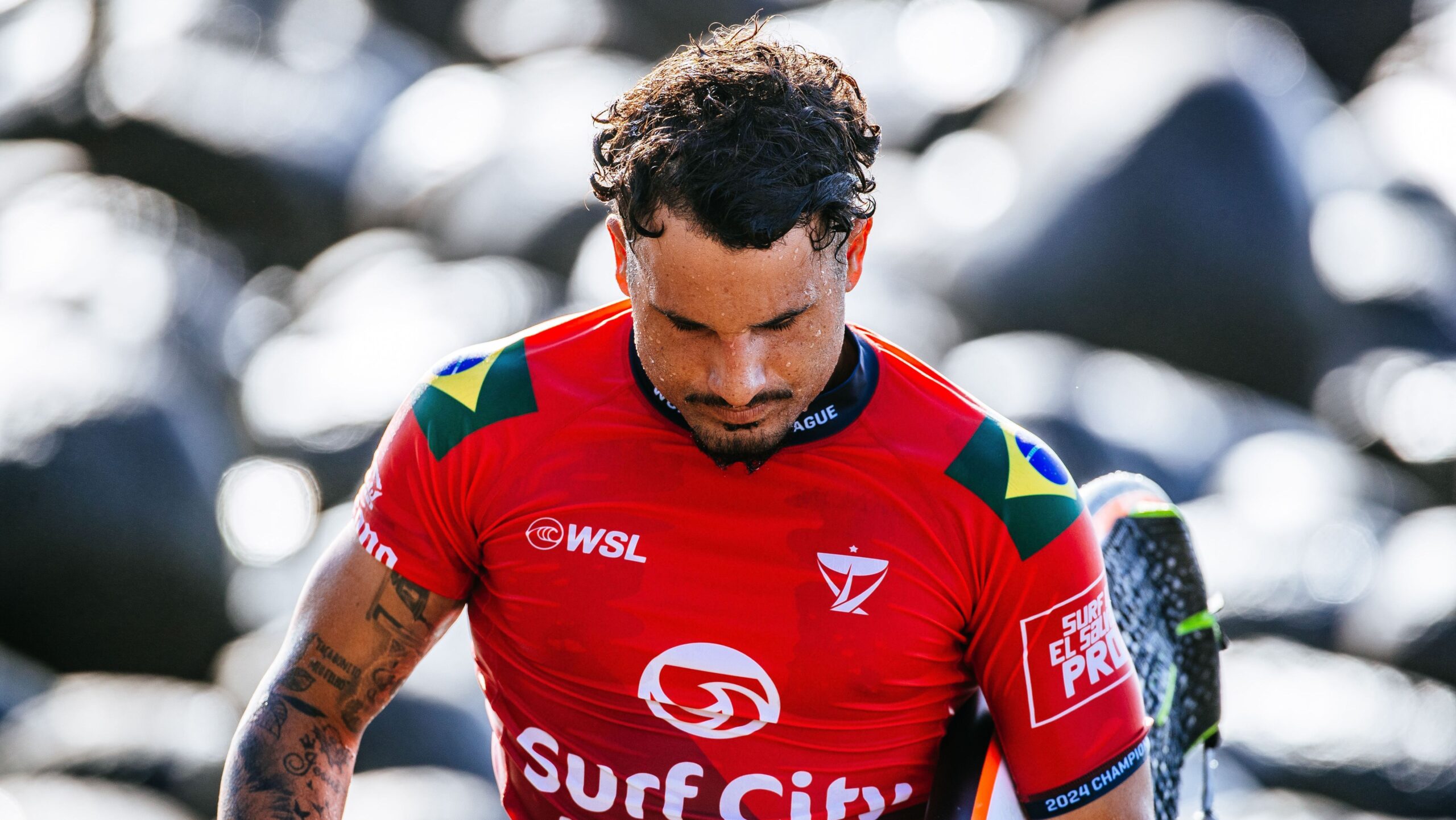 WSL Finals: mar “flat” em Fiji adia decisão com brasileiros Yago e Ítalo WSL Finals: mar “flat” em Fiji adia decisão com brasileiros Yago e Ítalo