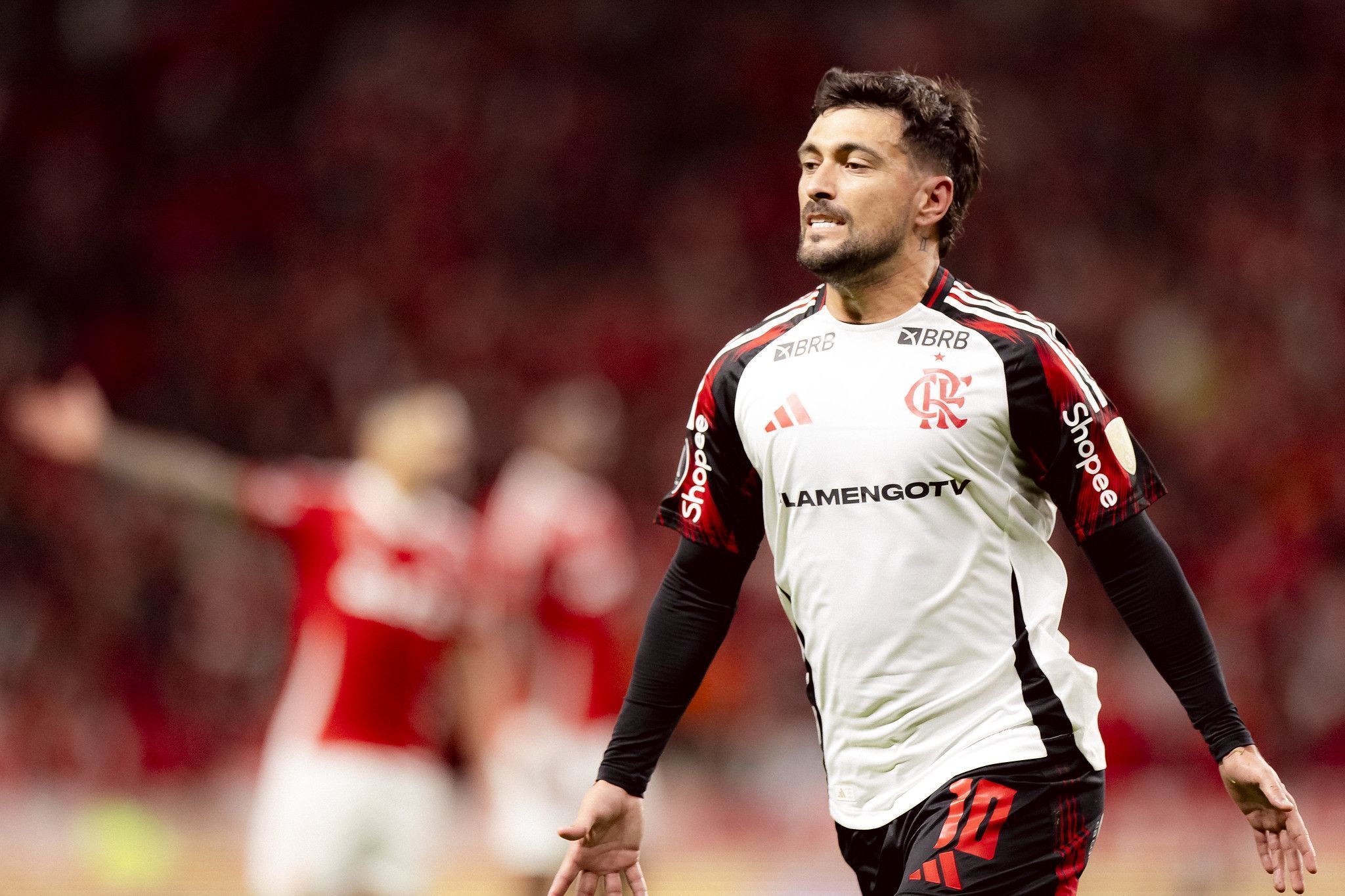 Sem sustos, Flamengo volta a vencer Inter e vai às quartas da Libertadores Sem sustos, Flamengo volta a vencer Inter e vai às quartas da Libertadores