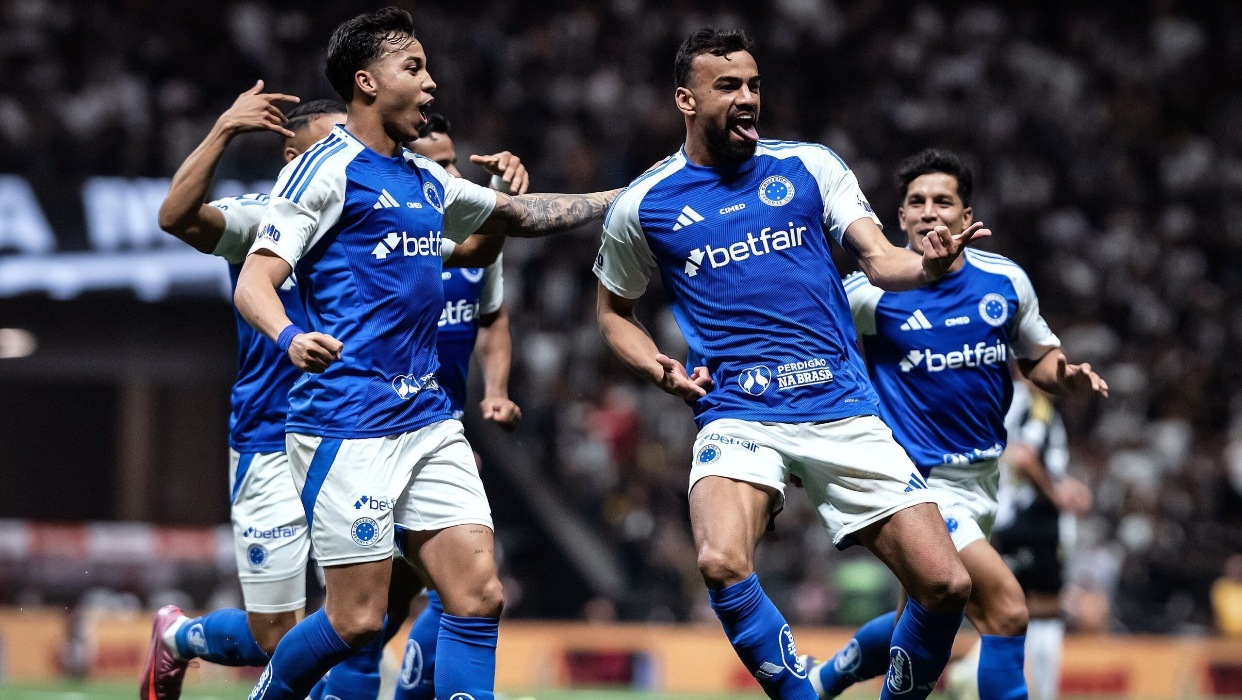 Copa do Brasil: Cruzeiro bate Atlético-MG com gols de convocados à Seleção Copa do Brasil: Cruzeiro bate Atlético-MG com gols de convocados à Seleção