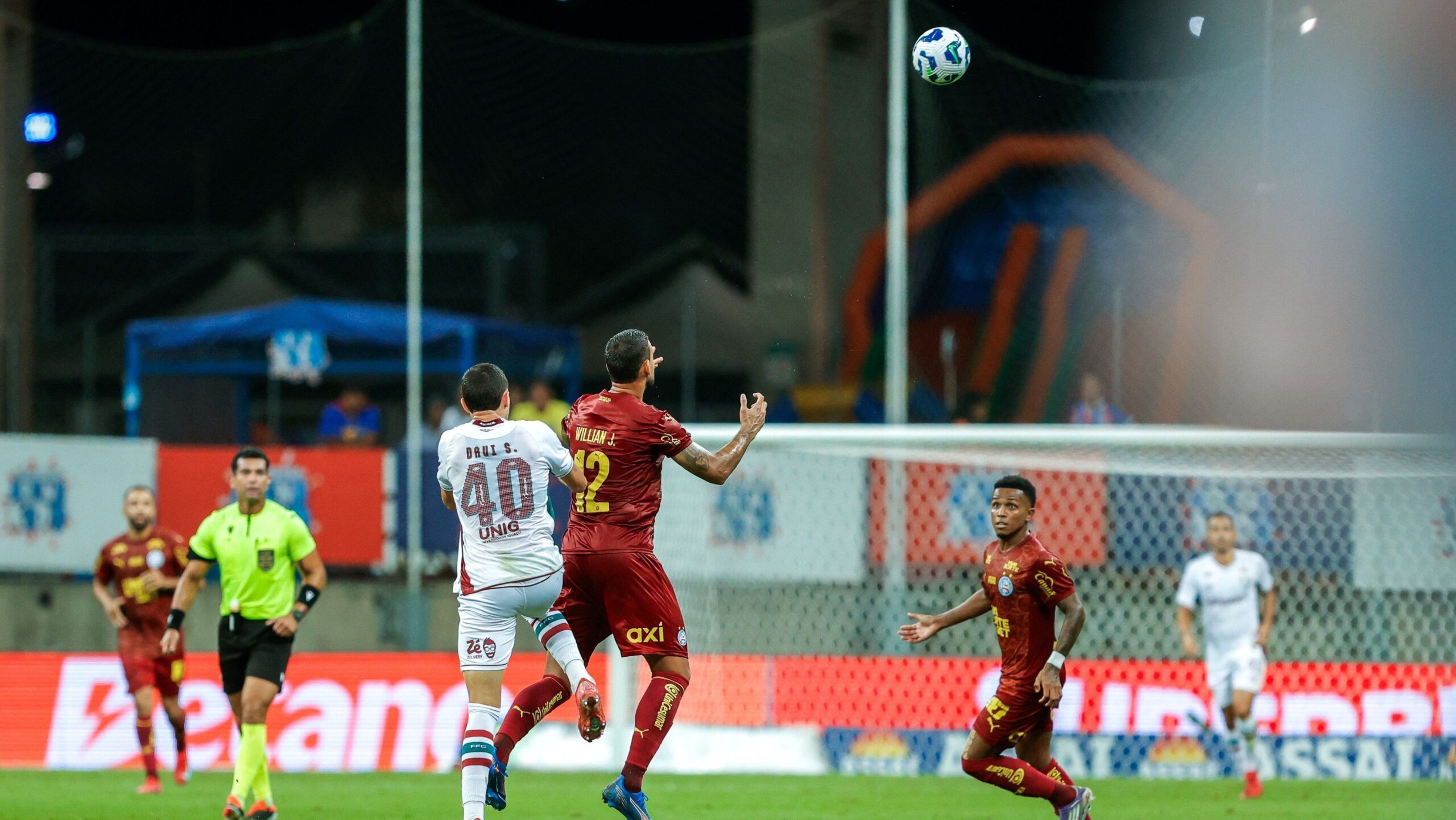 Em jogo eletrizante de seis gols, Bahia e Fluminense empatam no Brasileiro Em jogo eletrizante de seis gols, Bahia e Fluminense empatam no Brasileiro