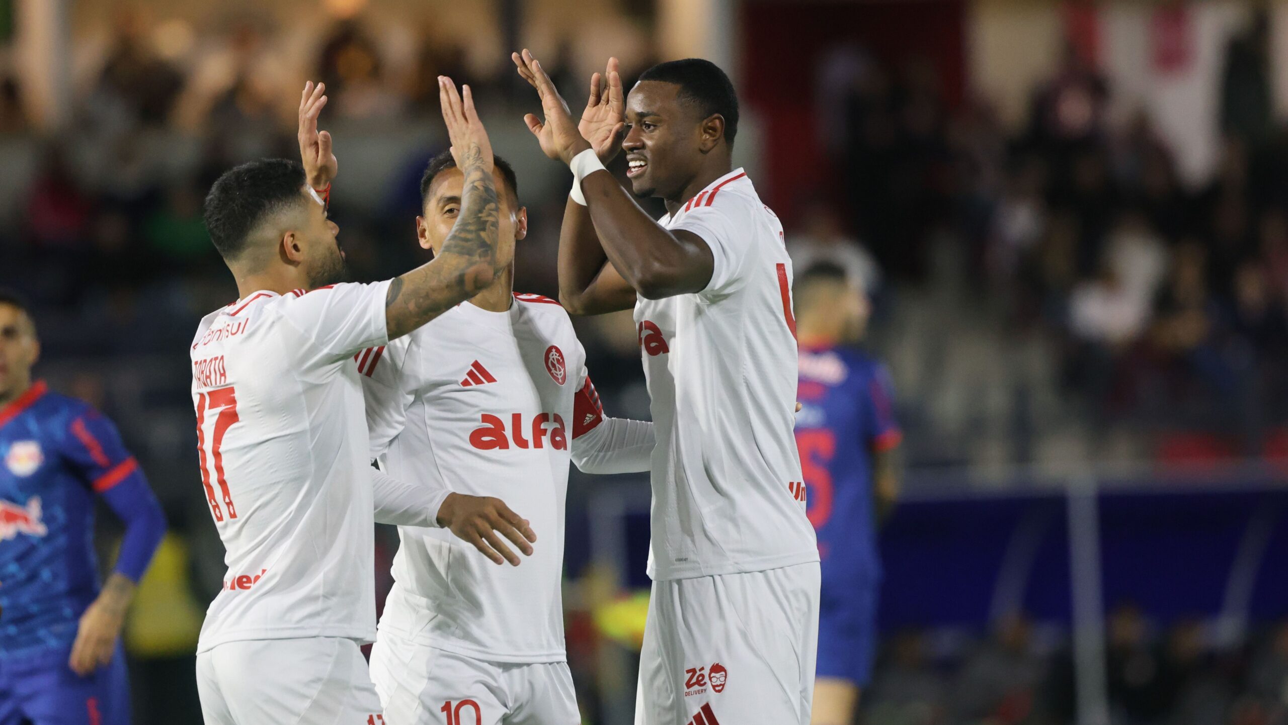 Inter vence RB Bragantino no Brasileiro e ganha ânimo para Libertadores Inter vence RB Bragantino no Brasileiro e ganha ânimo para Libertadores