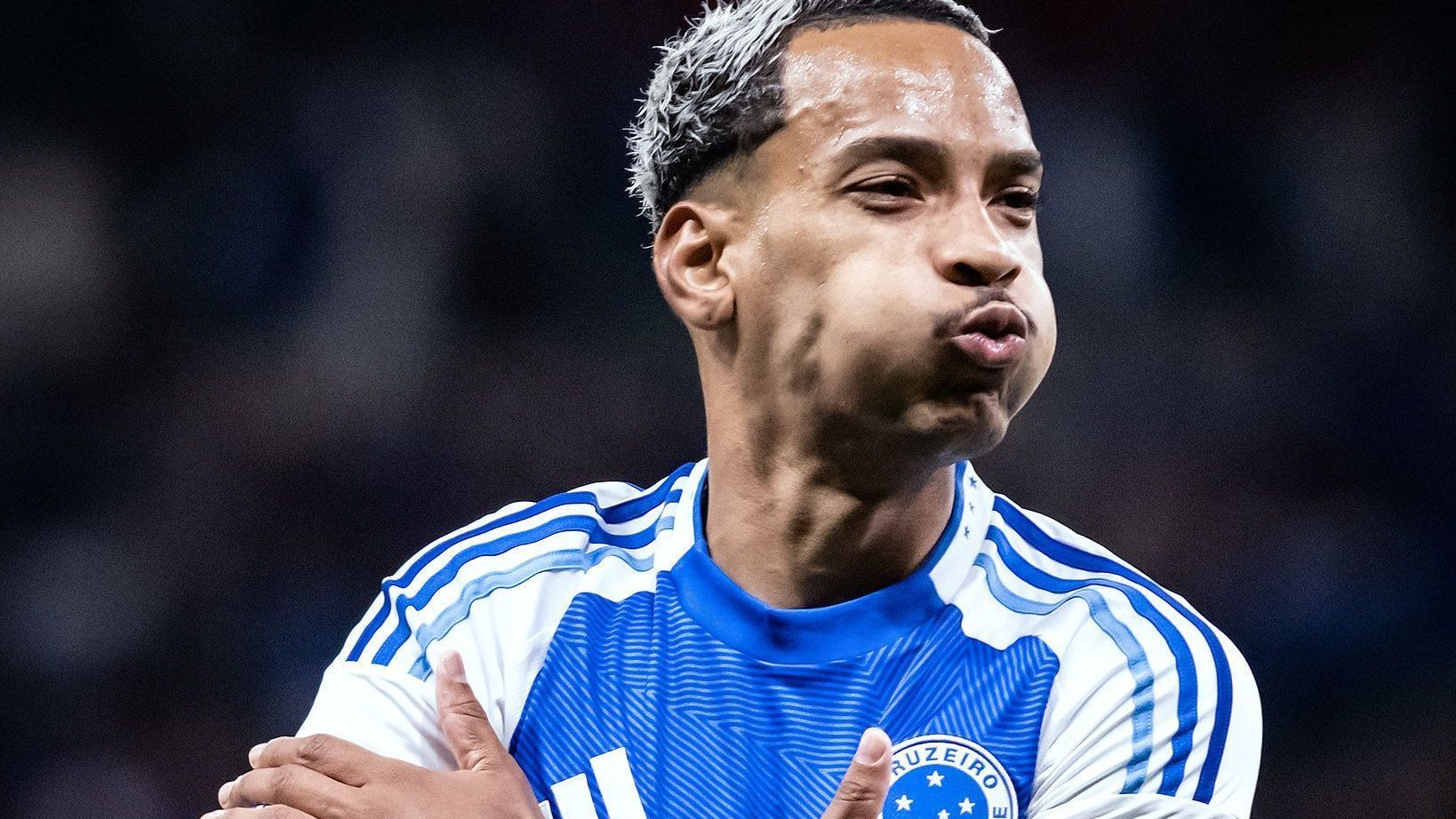 Cruzeiro vence o São Paulo e pula para vice-liderança do Brasileiro Cruzeiro vence o São Paulo e pula para vice-liderança do Brasileiro