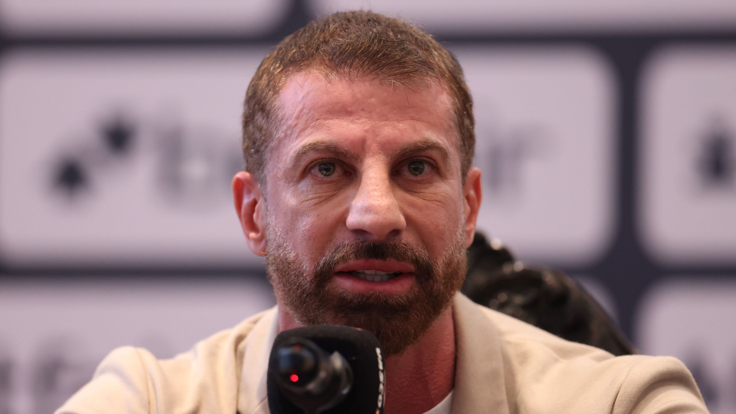 Vasco: após ameaça de sequestro, presidente Pedrinho circula com segurança Vasco: após ameaça de sequestro, presidente Pedrinho circula com segurança