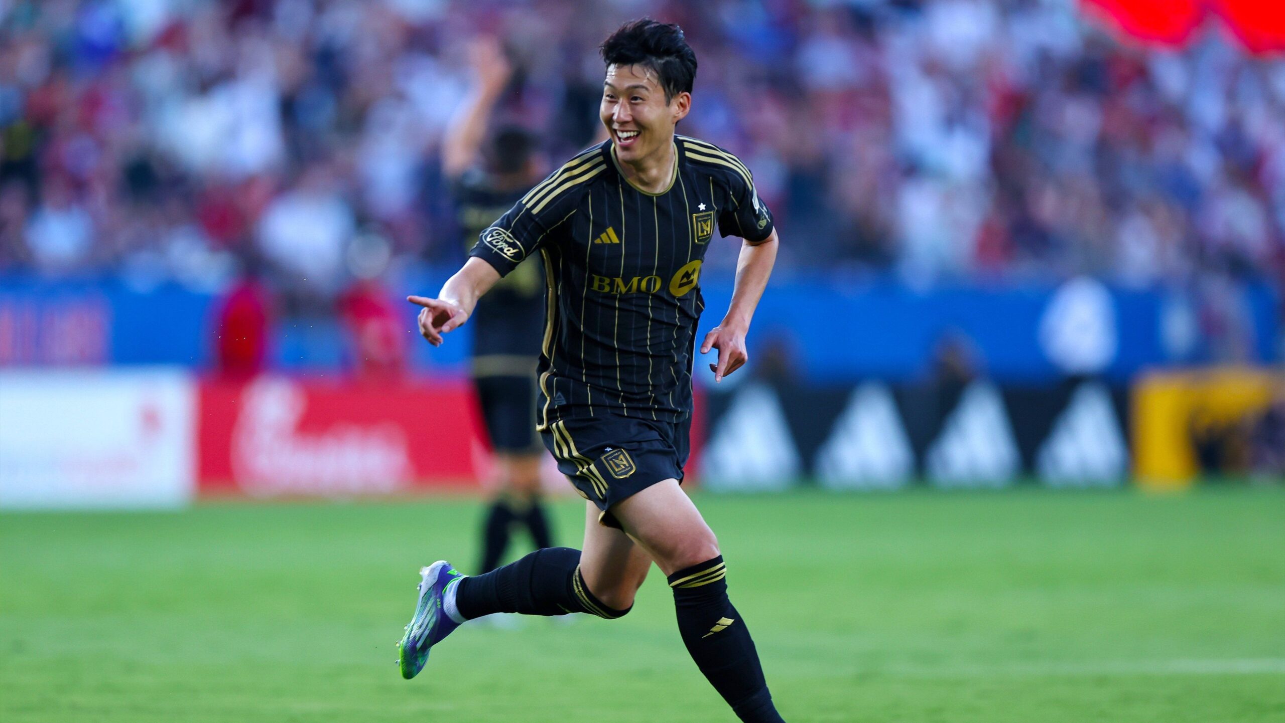 Son marca golaço de falta e desencanta na MLS; veja lance Son marca golaço de falta e desencanta na MLS; veja lance