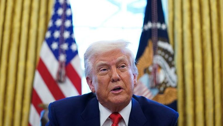 Trump impõe tarifa extra de 25% sobre a Índia por compra de petróleo russo Trump impõe tarifa extra de 25% sobre a Índia por compra de petróleo russo