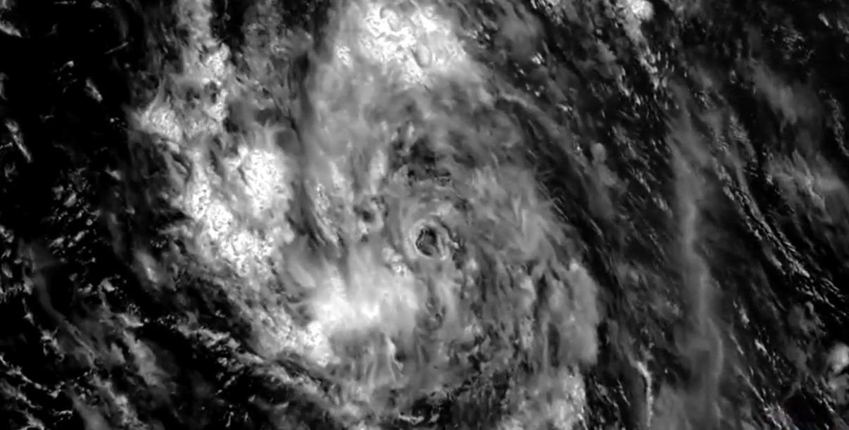 Furacão Erin ganha força e se torna um dos mais rápidos da história