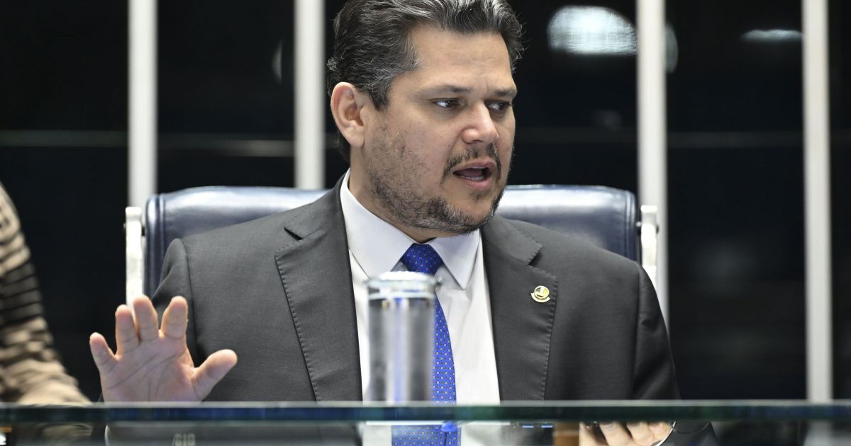 Alcolumbre evita marcar nova reunião com relator da anistia Alcolumbre evita marcar nova reunião com relator da anistia