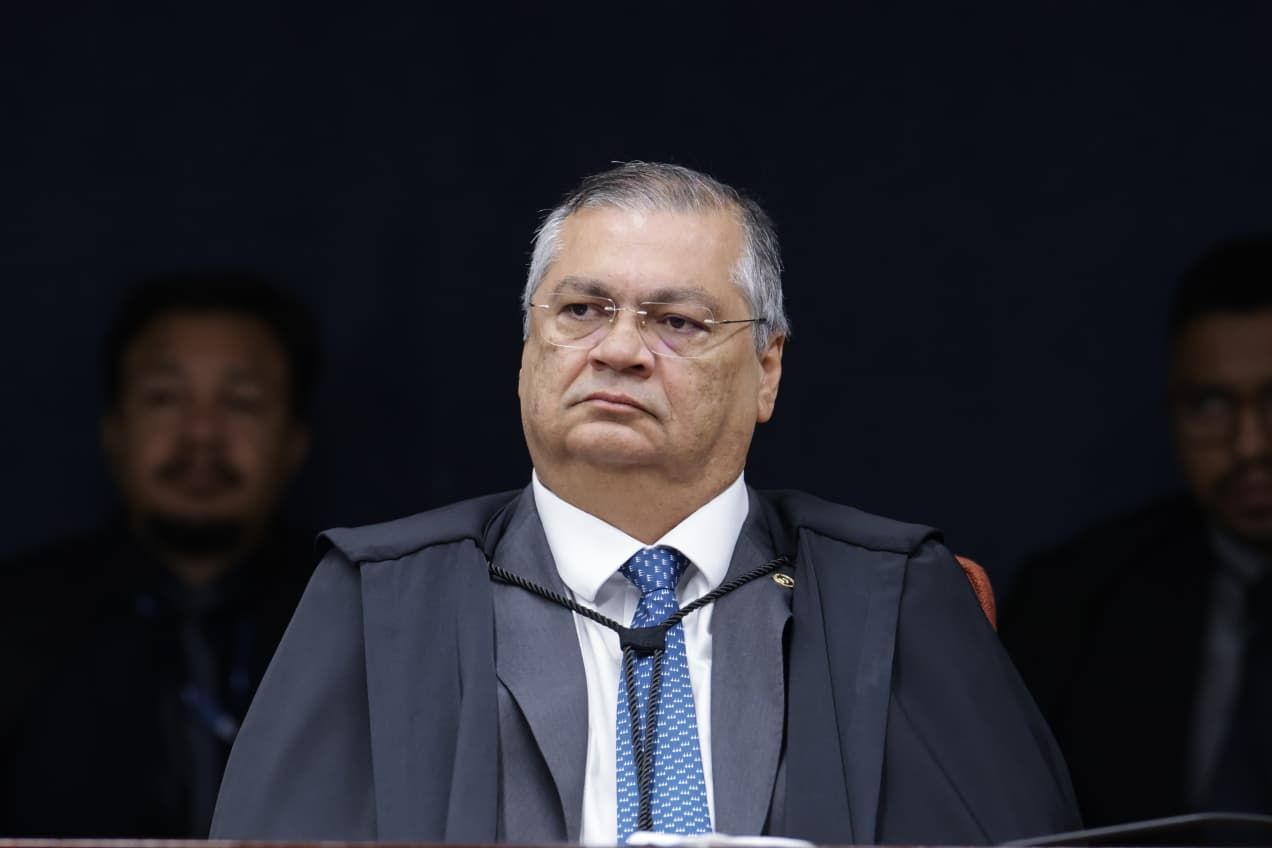 Dino inicia voto após Moraes defender condenação de Bolsonaro e demais réus Dino inicia voto após Moraes defender condenação de Bolsonaro e demais réus