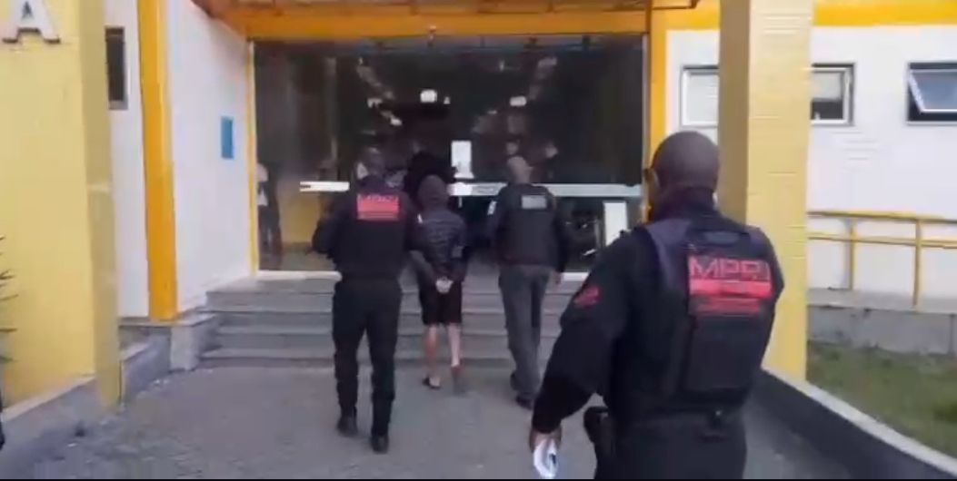 Operação contra o CV: 19 pessoas são presas na Região Serrana do RJ Operação contra o CV: 19 pessoas são presas na Região Serrana do RJ