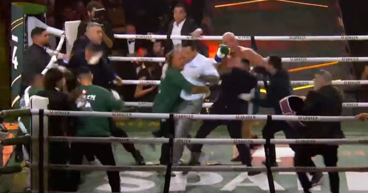 Duelo entre Popó e Wanderlei termina com violência entre equipes no ringue