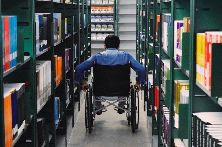 MEC anuncia criação de auxílio para bolsistas com deficiência MEC anuncia criação de auxílio para bolsistas com deficiência