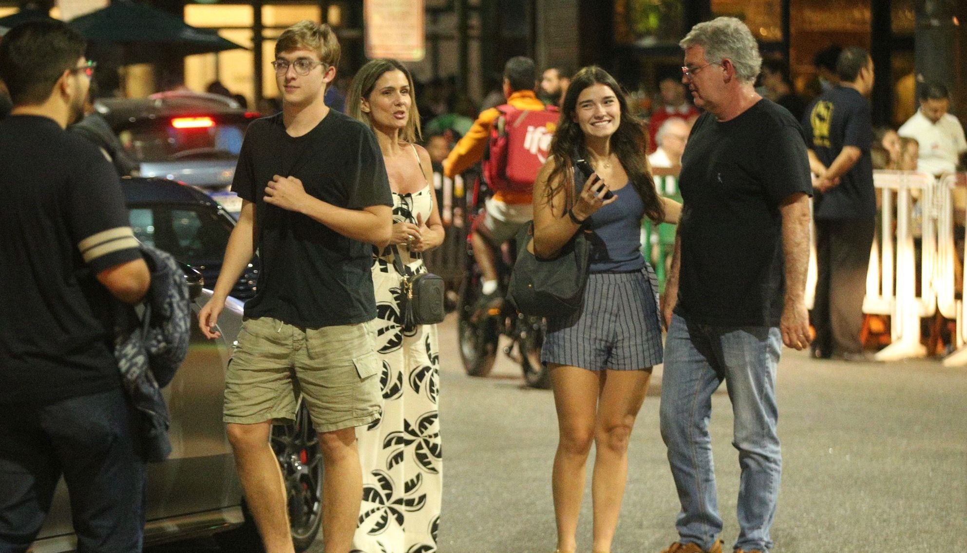 Filho de Angélica e Huck passeia com namorada e sogros no Rio; veja Filho de Angélica e Huck passeia com namorada e sogros no Rio; veja