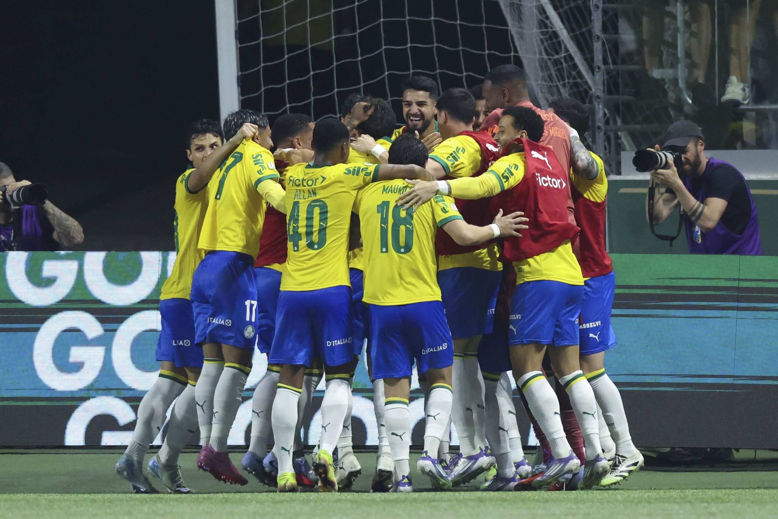 Com dois de Andreas Pereira, Palmeiras goleia o Fortaleza pelo Brasileiro Com dois de Andreas Pereira, Palmeiras goleia o Fortaleza pelo Brasileiro