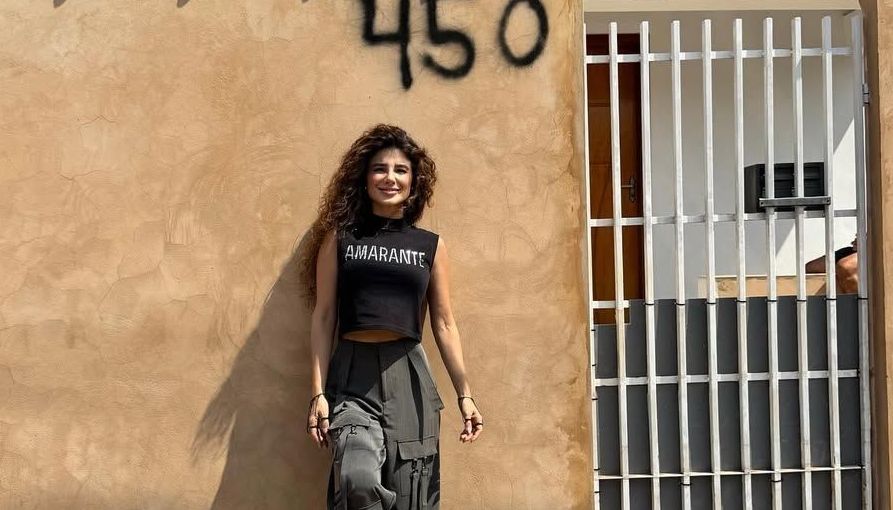 Paula Fernandes visita casa onde morou antes da fama: “Abraço na alma” Paula Fernandes visita casa onde morou antes da fama: “Abraço na alma”