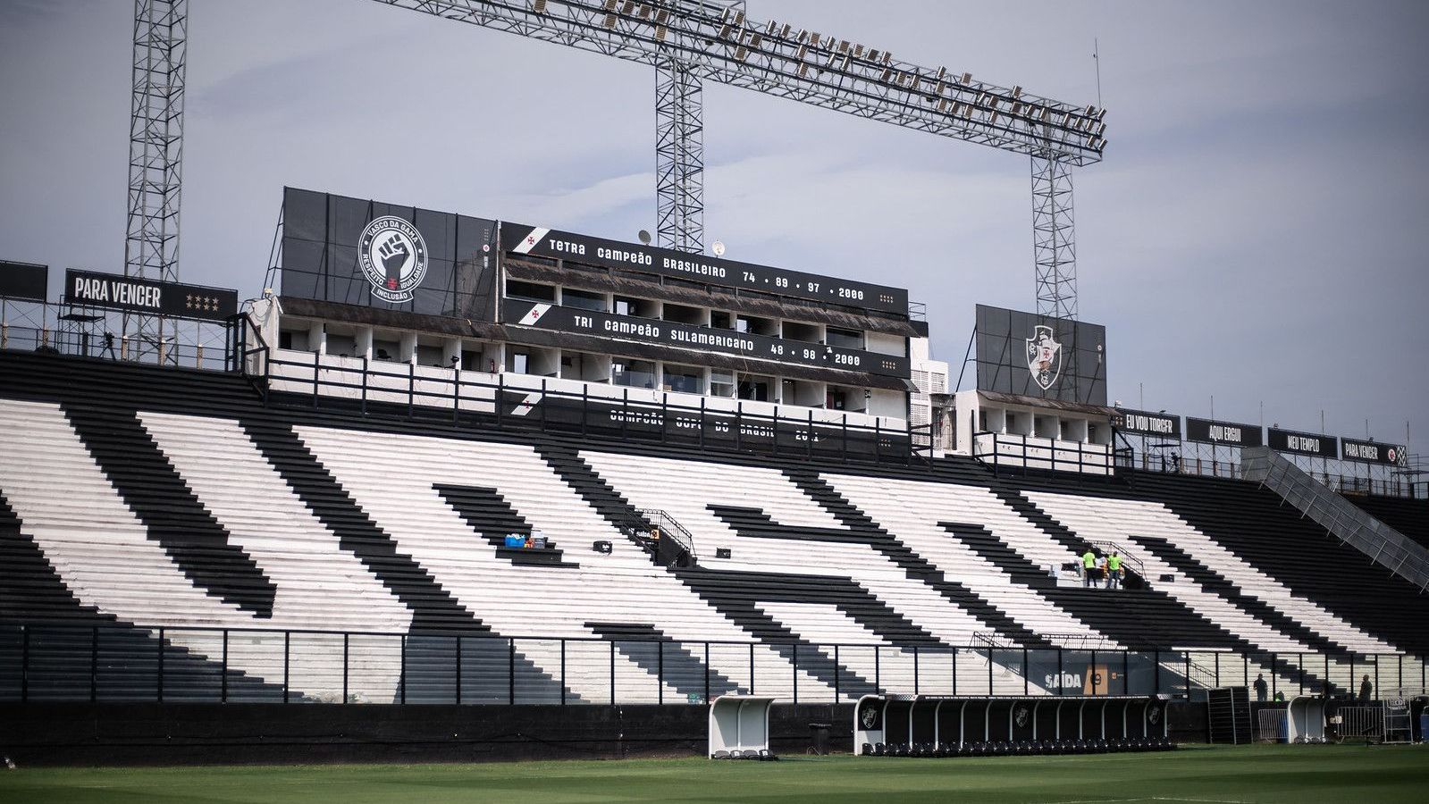 Vasco x Ceará: escalações e onde assistir ao jogo do Brasileirão Vasco x Ceará: escalações e onde assistir ao jogo do Brasileirão