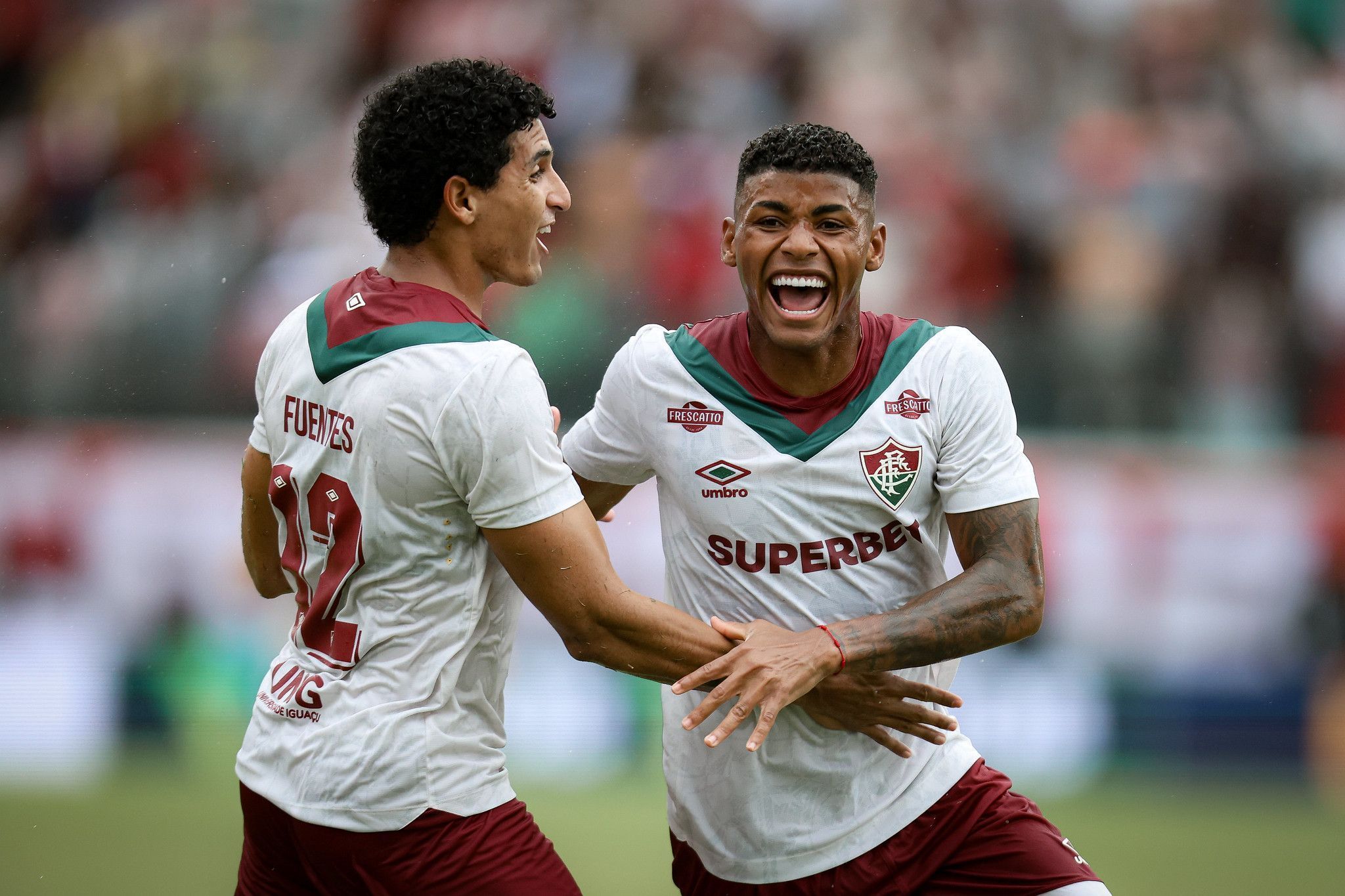 Fluminense bate o Vitória e volta a vencer no Brasileirão após um mês Fluminense bate o Vitória e volta a vencer no Brasileirão após um mês