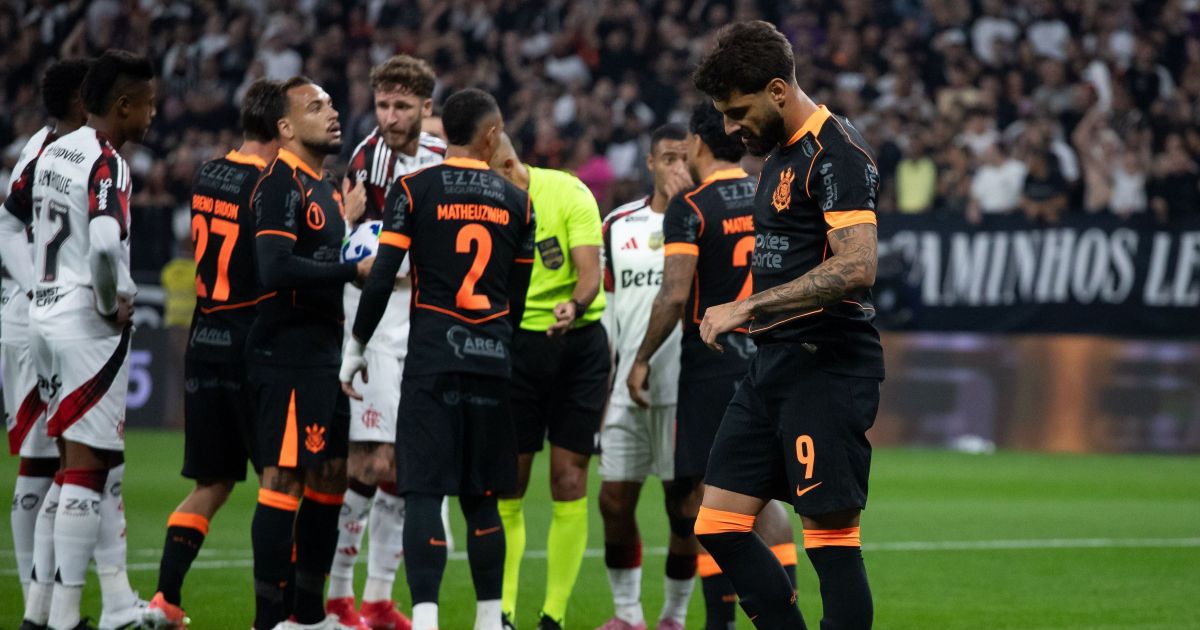 Corinthians mantém jejum na Arena pelo Brasileiro ao perder para o Flamengo