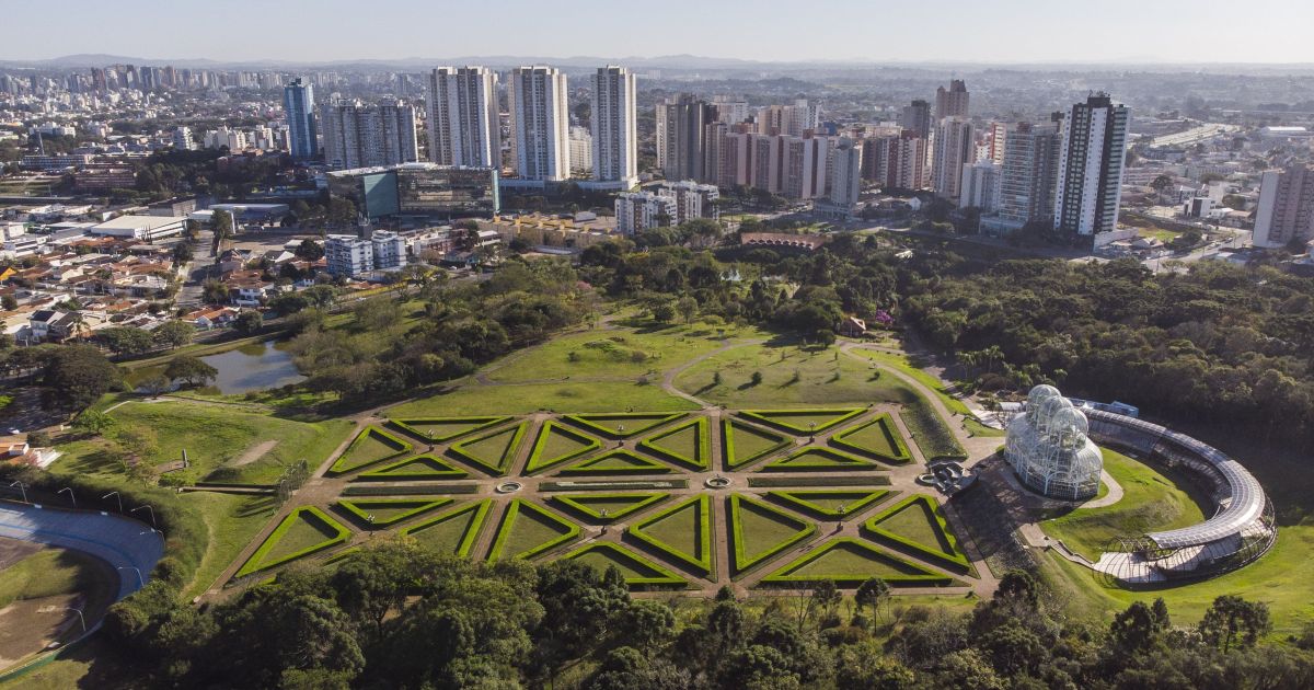 Semana em Curitiba terá variação entre dias ensolarados e chuvas Semana em Curitiba terá variação entre dias ensolarados e chuvas