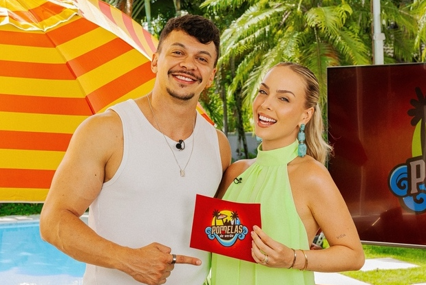 Júlio Cocielo anuncia fim de casamento com Tata Estaniecki