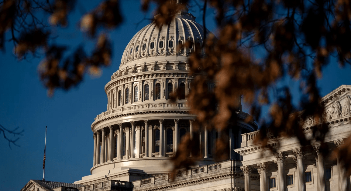 Republicanos culpam democratas por fim do financiamento do governo