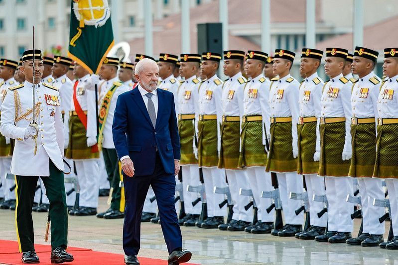 “Cabeça erguida é mais importante do que um Nobel”, diz Lula na Malásia “Cabeça erguida é mais importante do que um Nobel”, diz Lula na Malásia