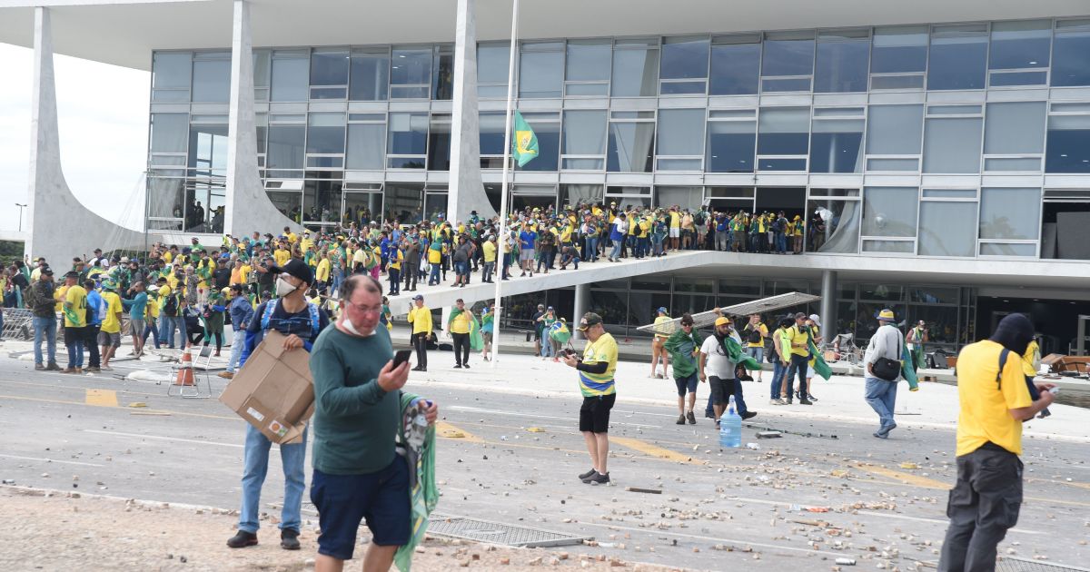 Quaest: 52% são contra “PL da Dosimetria” e dizem que penas foram justas Quaest: 52% são contra “PL da Dosimetria” e dizem que penas foram justas