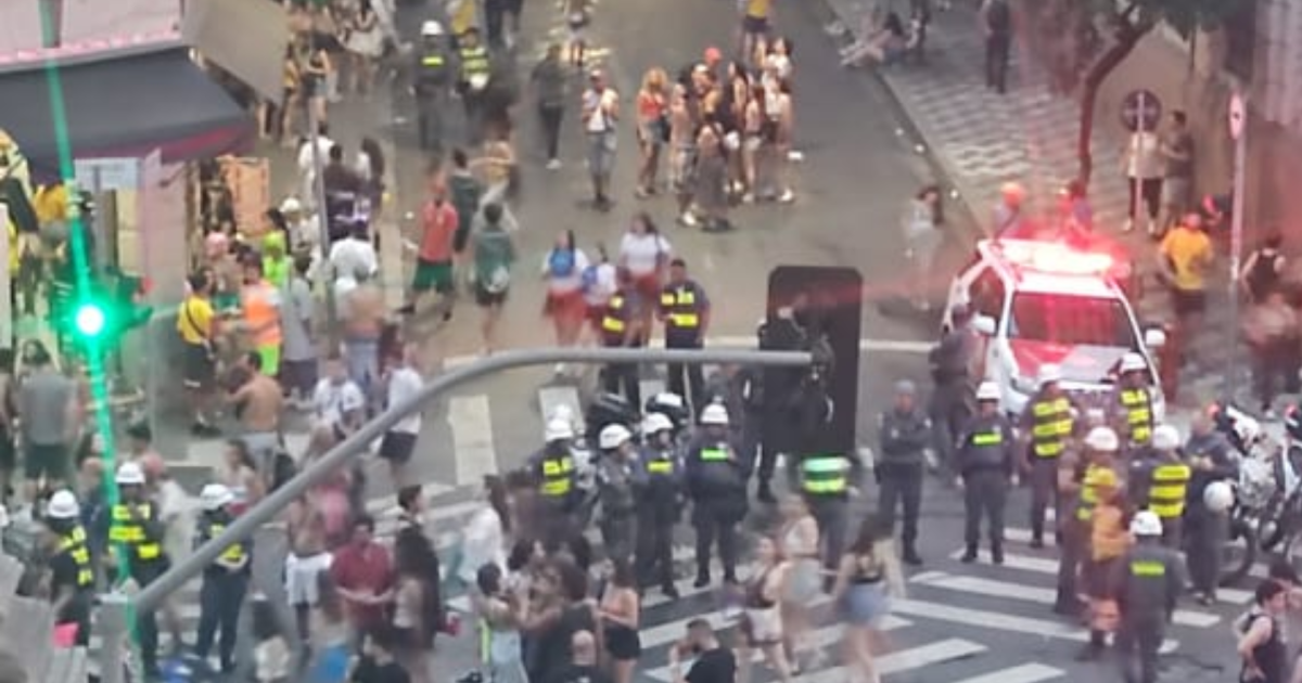 Estudantes da USP denunciam uso de spray de pimenta pela PM em Peruada