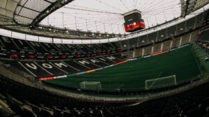 Eintracht Frankfurt x St. Pauli: horário e onde assistir ao jogo da Bundesl