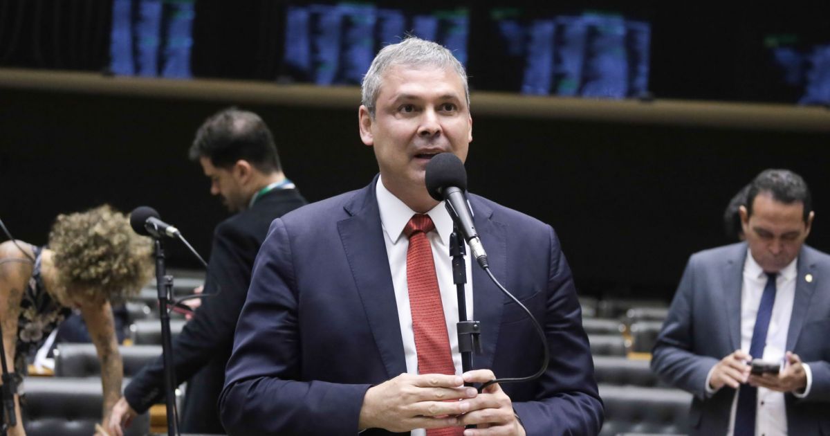 Governistas tentam salvar ao menos R$ 15 bi de MP em meio à desidratação Governistas tentam salvar ao menos R$ 15 bi de MP em meio à desidratação